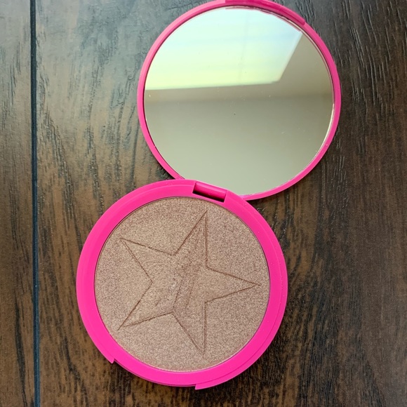 Jeffree Star Other - Jeffree Star Siberian Gold Highlighter Full Size